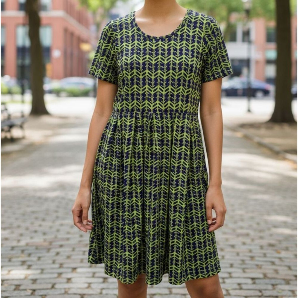 LulaRoe Amelia Stylish Green and Black Patterned Midi Dress - NWT - Picture 2 of 5